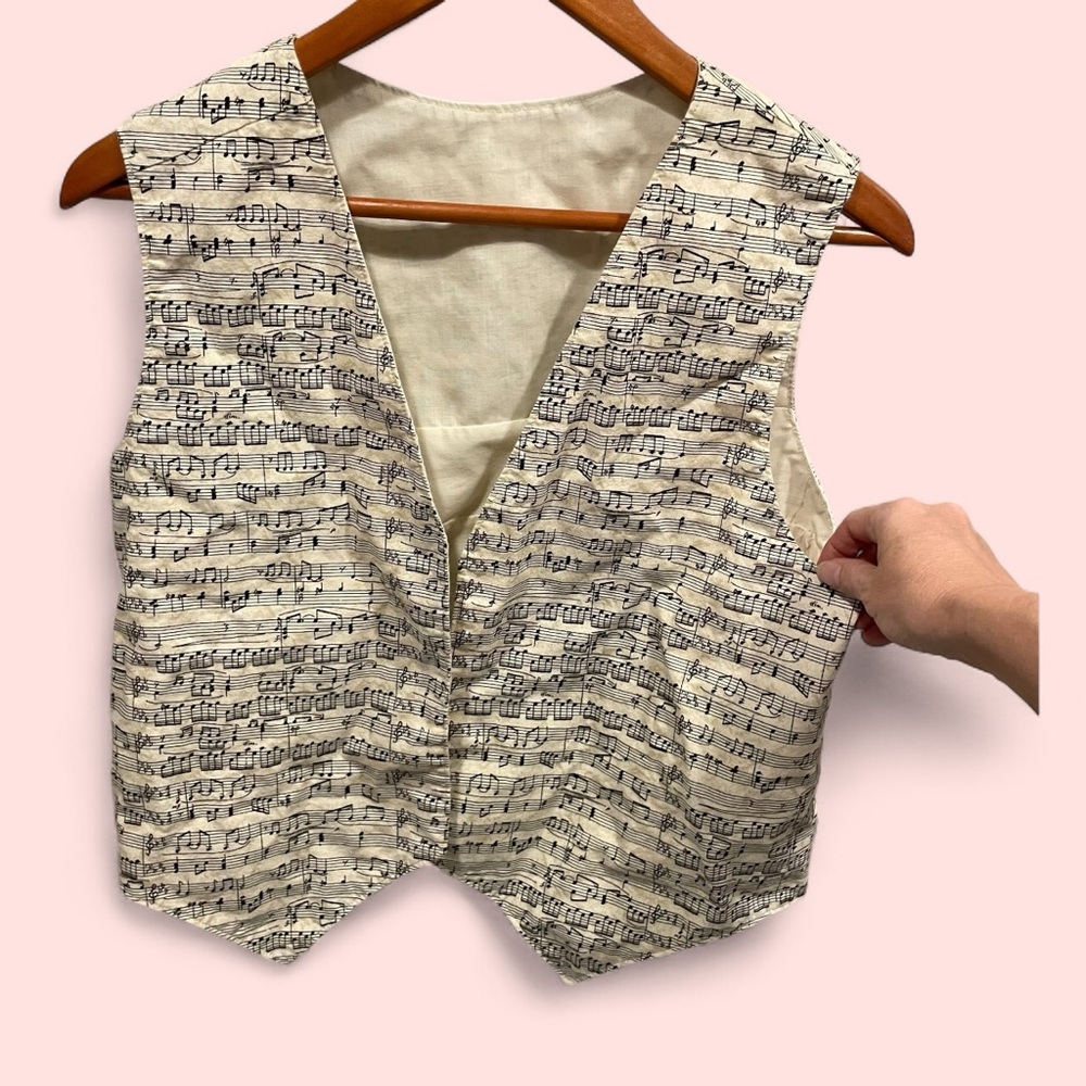 Cute handmade music notes vest elastic back open front opera rock oatmeal